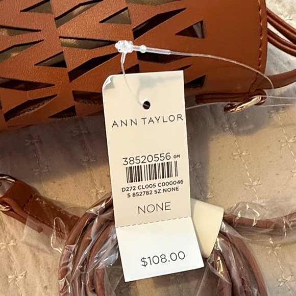 Ann Taylor - Brown Cutout Bucket Bag NWT - Picture 4 of 4